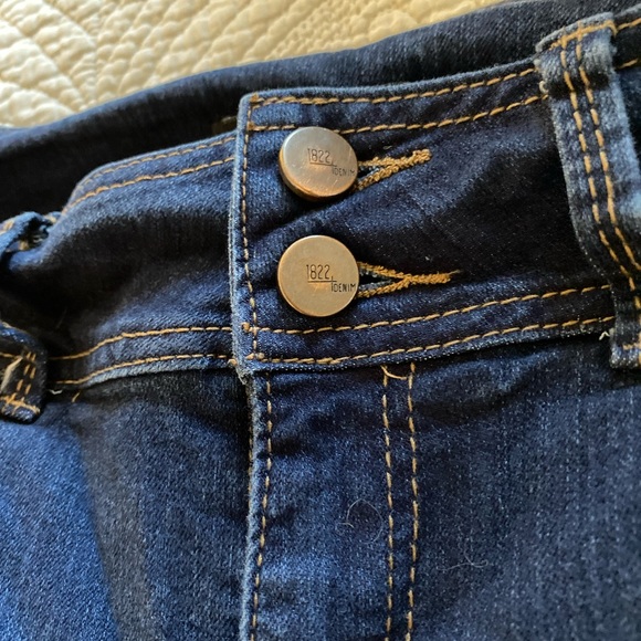 Capris - Picture 2 of 5